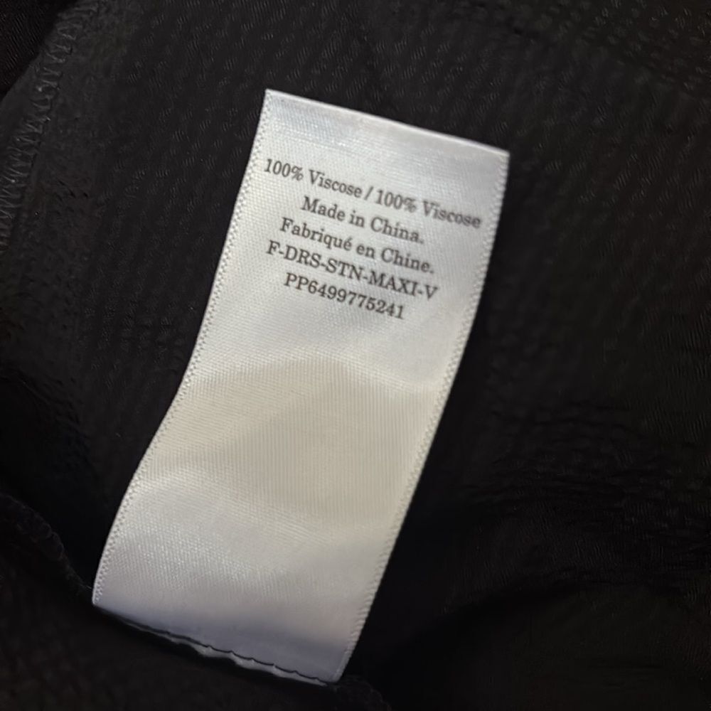 EVERLANE
The Satin V-Neck Maxi Dress in Black Size S / NWOT - Picture 9 of 10